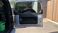 Land Rover Defender 3.0 D300 SE 110 5dr Auto Diesel Estate